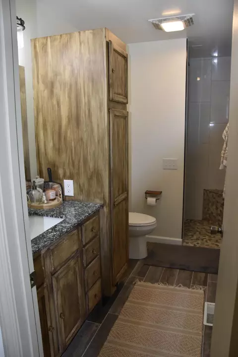 Bath - 1850 E Trails End Rd, Sturgeon, MO 65284 photo 7 of 11
