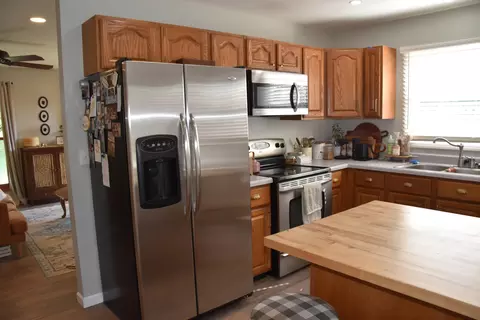 Kitchen - 1850 E Trails End Rd, Sturgeon, MO 65284 photo 3 of 6