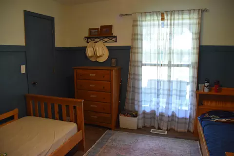 Bedroom - 1850 E Trails End Rd, Sturgeon, MO 65284 photo 7 of 23