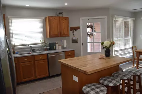 Kitchen - 1850 E Trails End Rd, Sturgeon, MO 65284 photo 4 of 6
