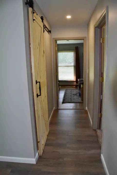 Entry Way - 1850 E Trails End Rd, Sturgeon, MO 65284 photo 2 of 4