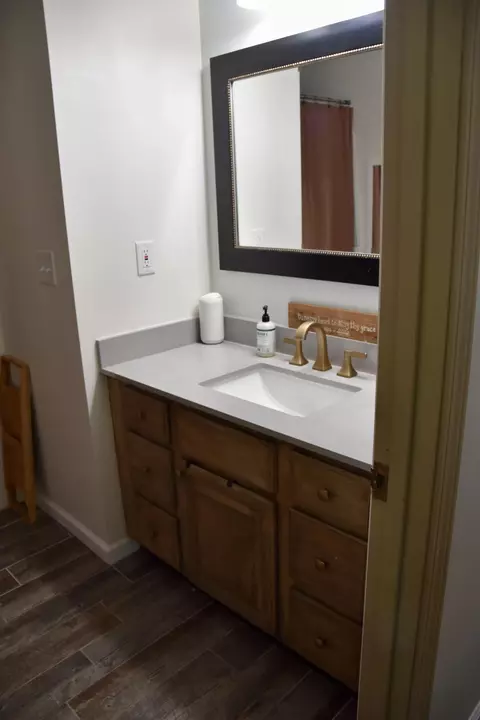 Bath - 1850 E Trails End Rd, Sturgeon, MO 65284 photo 5 of 11