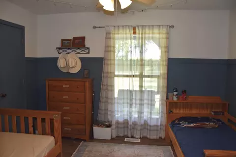 Bedroom - 1850 E Trails End Rd, Sturgeon, MO 65284 photo 6 of 23