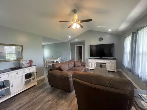 Living - 503 Bradley St, Auxvasse, MO 65231 photo 3 of 3
