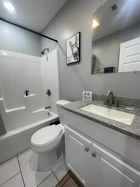 Bath - 503 Bradley St, Auxvasse, MO 65231 photo 6 of 7