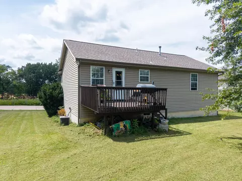 Exterior - 564 E Clearview Dr, Columbia, MO 65202 photo 3 of 4