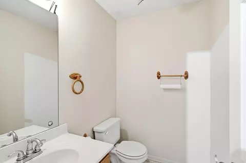 Bath - 564 E Clearview Dr, Columbia, MO 65202 photo 3 of 3
