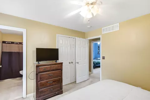 Bedroom - 564 E Clearview Dr, Columbia, MO 65202 photo 4 of 4