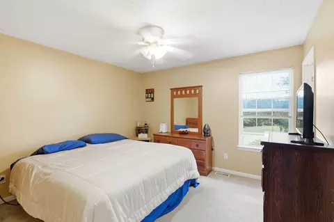 Bedroom - 564 E Clearview Dr, Columbia, MO 65202 photo 3 of 4