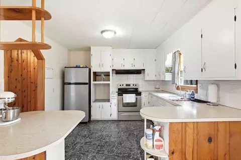 Kitchen - 906 E Morningside Dr, Fulton, MO 65251 photo 1 of 2