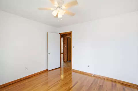 Bedroom - 906 E Morningside Dr, Fulton, MO 65251 photo 2 of 7