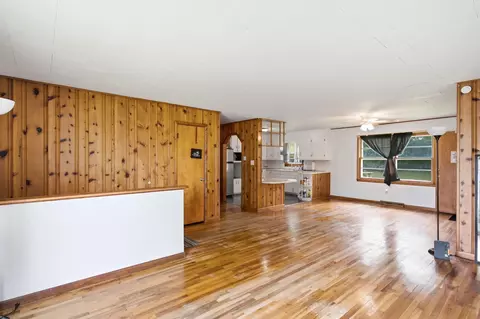 Living - 906 E Morningside Dr, Fulton, MO 65251 photo 3 of 5