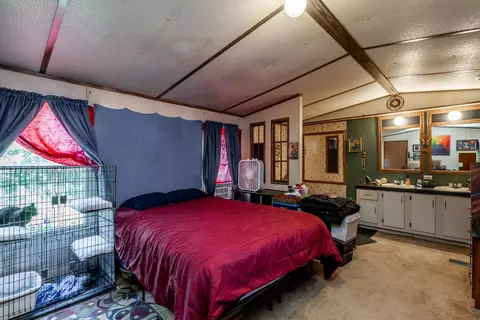 Bedroom - 3700 W Harper Rd, Clark, MO 65243 photo 3 of 3