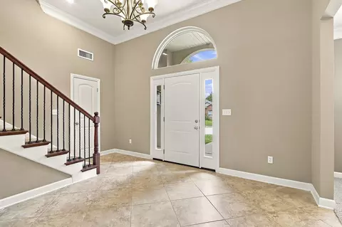 Entry Way - 3908 Eagle View Ct, Columbia, MO 65203 photo 2 of 6