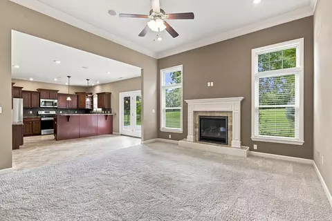 Living - 3908 Eagle View Ct, Columbia, MO 65203 photo 3 of 6