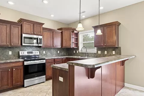Kitchen - 3908 Eagle View Ct, Columbia, MO 65203 photo 3 of 7
