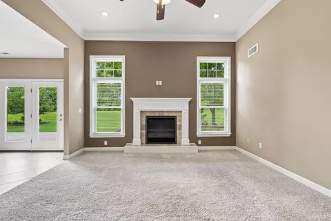 Living - 3908 Eagle View Ct, Columbia, MO 65203 photo 2 of 6