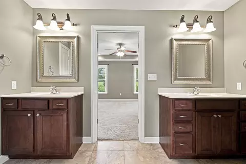 Bath - 3908 Eagle View Ct, Columbia, MO 65203 photo 1 of 5