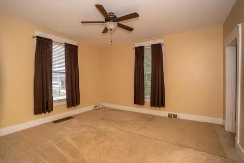 Living - 625 Gilman St, Moberly, MO 65270 photo 2 of 5