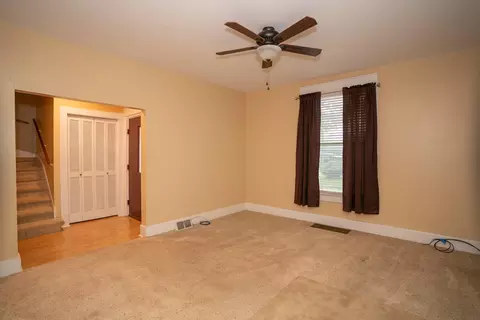 Living - 625 Gilman St, Moberly, MO 65270 photo 1 of 5