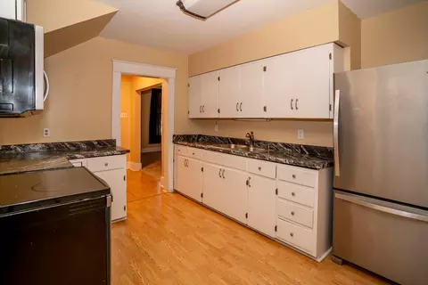 Kitchen - 625 Gilman St, Moberly, MO 65270 photo 2 of 3