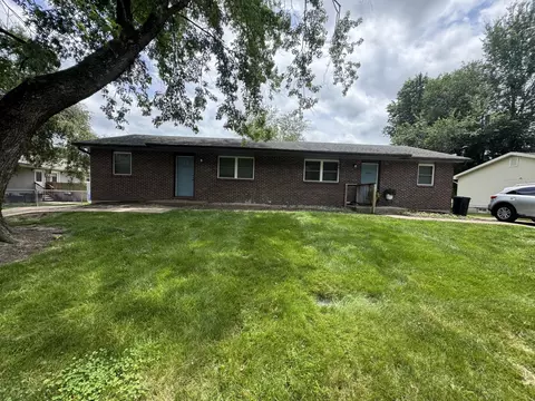 4304-06 W W Bethany Dr, Columbia, MO 65203