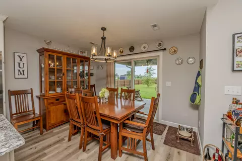 Dining - 2675 E Highway Cc, Sturgeon, MO 65284 photo 1 of 2