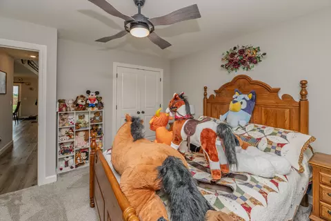 Bedroom - 2675 E Highway Cc, Sturgeon, MO 65284 photo 2 of 4