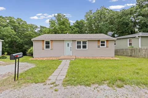 2806 Terry Ln, Columbia, MO 65201
