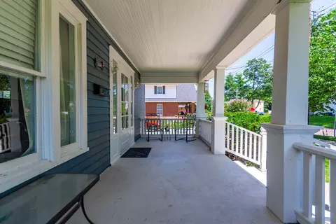 Exterior - 709 Pendleton Ave, Boonville, MO 65233 photo 4 of 11