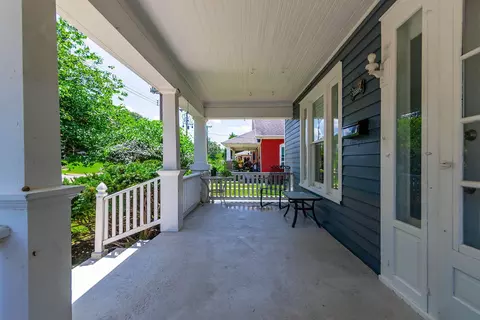 Exterior - 709 Pendleton Ave, Boonville, MO 65233 photo 3 of 11