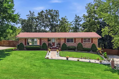 1811 Cedar Ridge Rd, Jefferson City, MO 65109