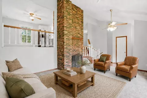 Living - 400 Douglas Blvd, Fulton, MO 65251 photo 1 of 3