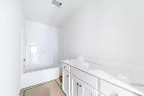 Bath - 2672 Frazier, Columbia, MO 65202 photo 1 of 2
