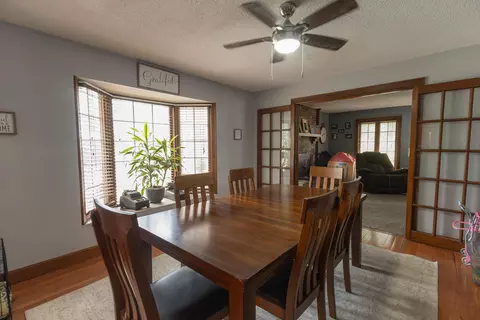 Dining - 605 S Broadway St, Salisbury, MO 65281 photo 2 of 3