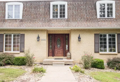 Exterior - 605 S Broadway St, Salisbury, MO 65281 photo 13 of 22