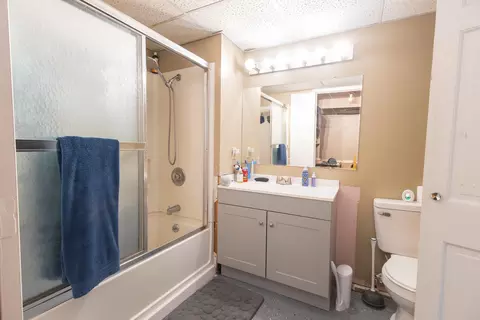 Bath - 605 S Broadway St, Salisbury, MO 65281 photo 1 of 6