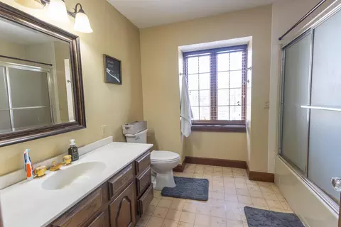 Bath - 605 S Broadway St, Salisbury, MO 65281 photo 6 of 6