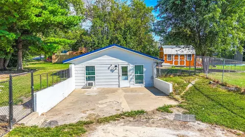 Exterior - 308 N Ruby St, Sturgeon, MO 65284 photo 5 of 10
