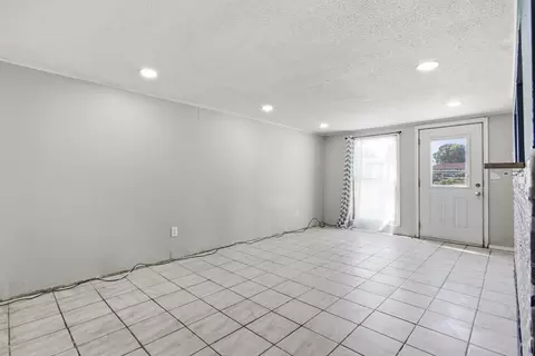 Living - 308 N Ruby St, Sturgeon, MO 65284 photo 2 of 2