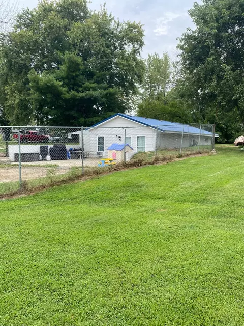 Exterior - 308 N Ruby St, Sturgeon, MO 65284 photo 3 of 10