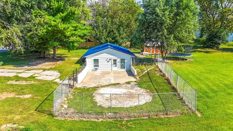Exterior - 308 N Ruby St, Sturgeon, MO 65284 photo 8 of 10