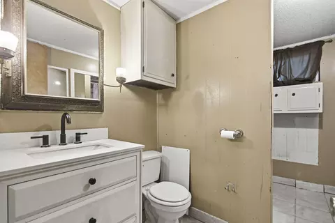 Bath - 308 N Ruby St, Sturgeon, MO 65284 photo 1 of 1