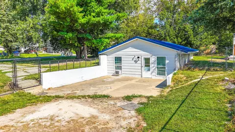 Exterior - 308 N Ruby St, Sturgeon, MO 65284 photo 6 of 10