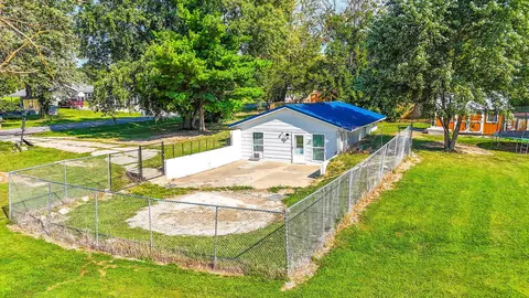 Exterior - 308 N Ruby St, Sturgeon, MO 65284 photo 7 of 10