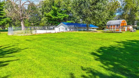 Exterior - 308 N Ruby St, Sturgeon, MO 65284 photo 9 of 10