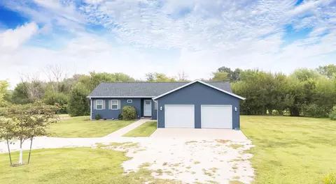 Exterior - 1362 Highway Cc, Cairo, MO 65239 photo 4 of 12