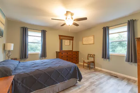 Bedroom - 1362 Highway Cc, Cairo, MO 65239 photo 1 of 4