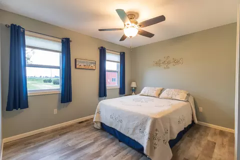 Bedroom - 1362 Highway Cc, Cairo, MO 65239 photo 4 of 4