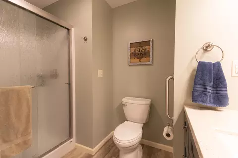 Bath - 1362 Highway Cc, Cairo, MO 65239 photo 1 of 4